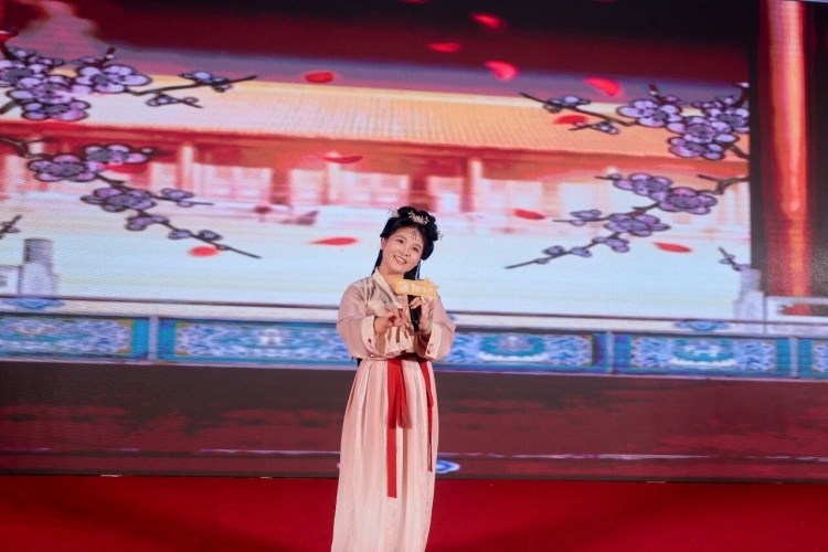 1761546149569225.jpg 250.jpg