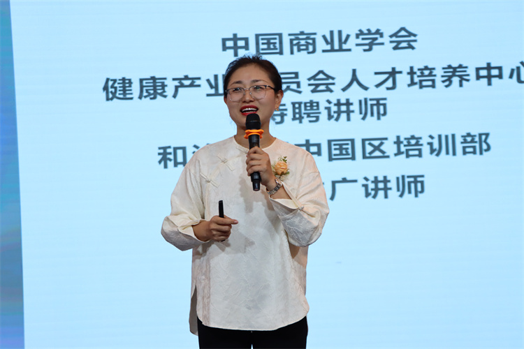 姚佳雯.jpg